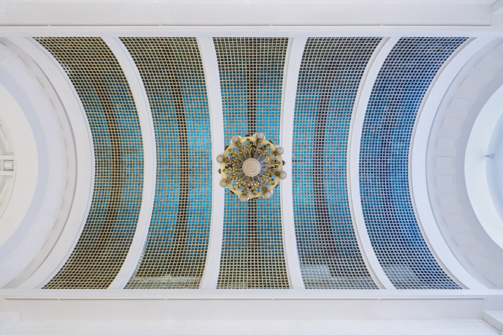 Bóveda de cañón de pavés del patio de operaciones. Fotografía de la bóveda de cañón de pavés del patio de operaciones.