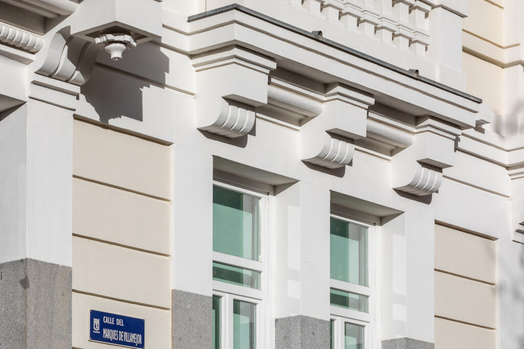 Detalle de las cornisas. Fotografía de detalle de las cornisas.