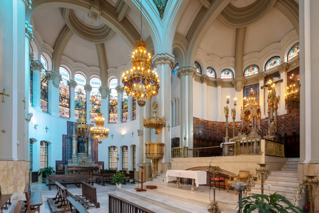 Vista interior de la iglesia. Fotografía de la vista interior de la iglesia.
