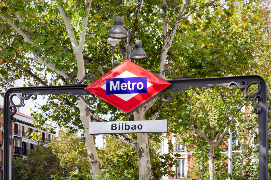 Cartel de Metro de la estación de Bilbao. Fotografía del cartel de Metro de la estación de Bilbao.